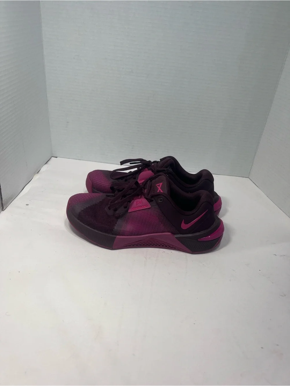 Nike low profile